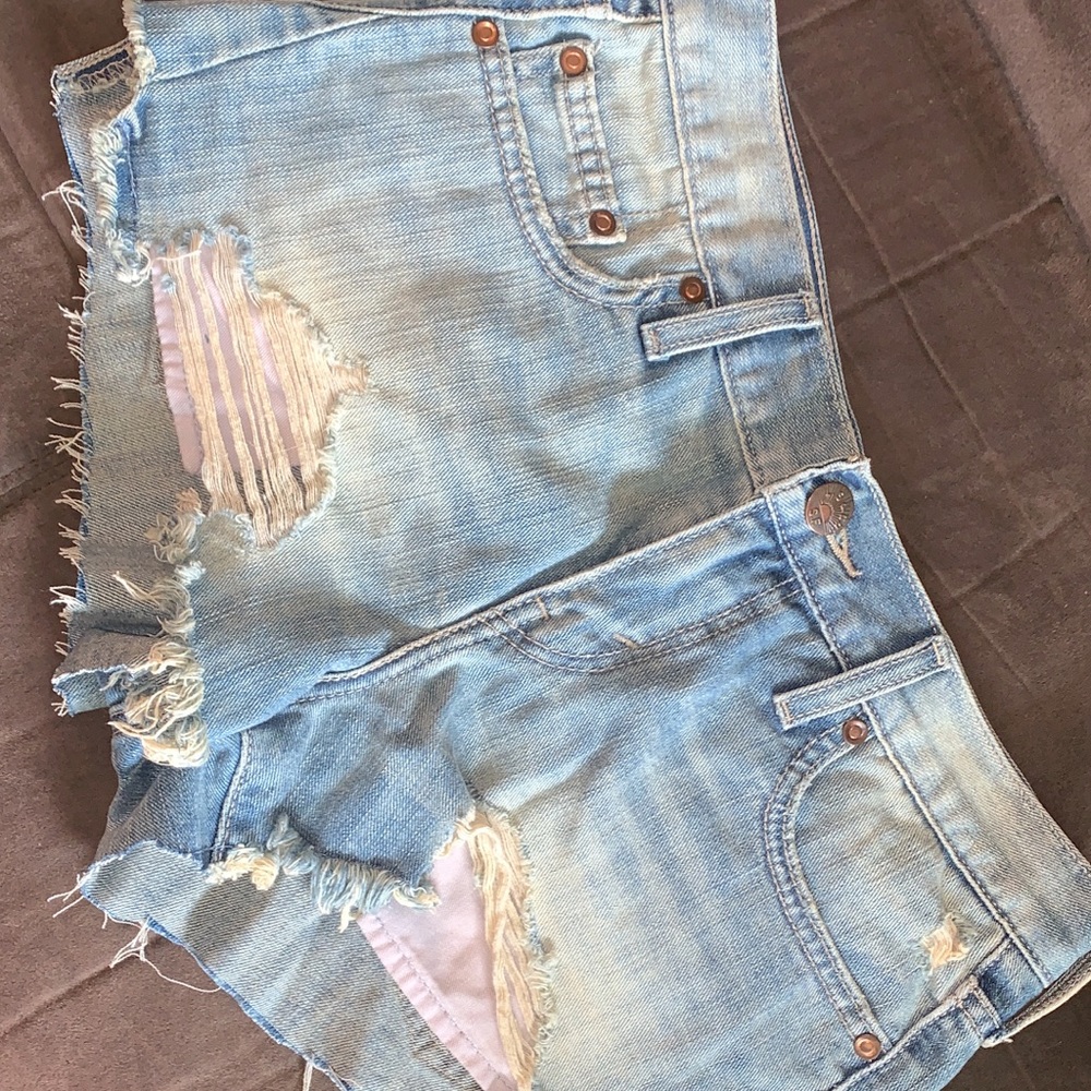 Levi’s shorts.